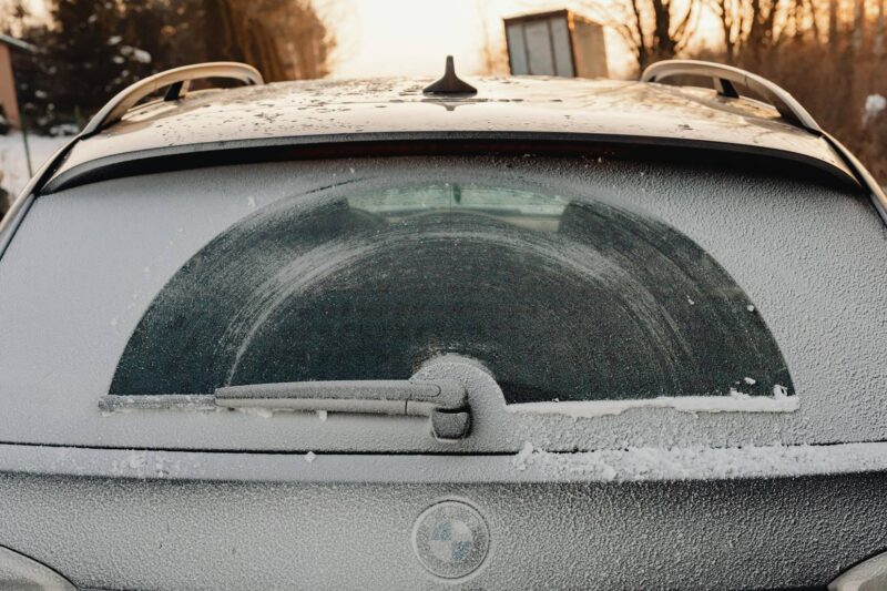 car wiper-pexels-karolina-grabowska-6610203