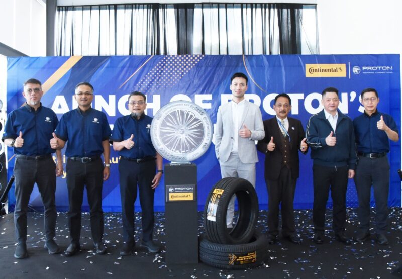 Group photo during launch of PROTON Tyre Business with Continental at Pantai Bahru Autohaus Rawang