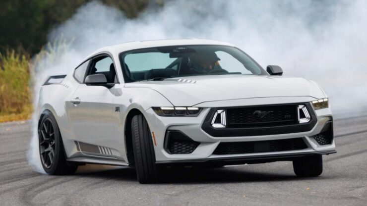 Ford Mustang EcoBoost RTR Package 2026 (1)