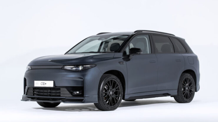 Leapmotor C10 Plus Night Edition (Front Quarter).jpg